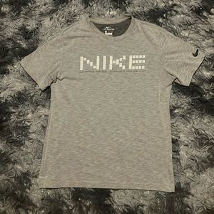 NIKE tee